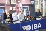 Farsą primenančioje spaudos konferencijoje IBA vadovas T.Bachą išvadino „sodomitu“ ir aiškino I.Khelif ir L.Yu-ting diskvalifiakcijas: „Mes netikrinome, ką jie turi tarp kojų“