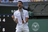 Djokovičius Federerio akivaizdoje atlaikė pirmą rimtą išbandymą Vimbldone: atsitiesė po sutriuškinimo pirmajame sete