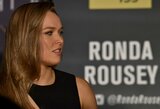 Moterų MMA legenda R.Rousey atskleidė, ką turėjo slėpti, jog galėtų dalyvauti UFC kovose bei paniekino WWE