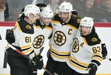 „Bruins“ pagerino du NHL visų laikų rekordus, C.McDavidas sužaidė rezultatyviausią sezoną šiame amžiuje