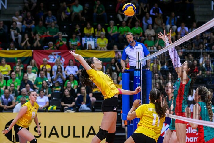 Lietuvos tinklininkės Europos čempionate Šiauliuose nusileido bulgarėms
