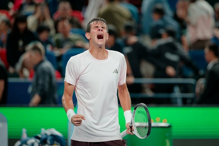 Medvedevas krito prieš kylantį talentą: ATP 1000 turnyro finale – du ispanai