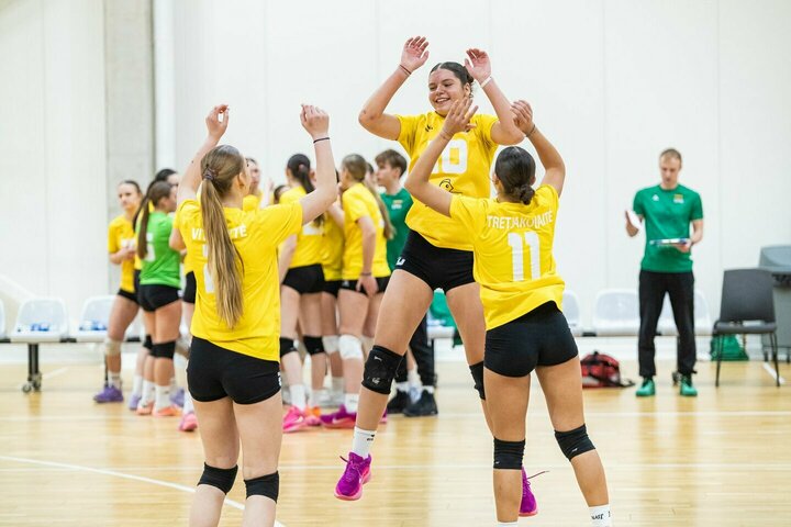 Fantastiška jaunimo kova: Lietuvos U18 tinklinio rinktinė vos nenugalėjo vienų Baltijos lygos lyderių