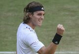 S.Tsitsipas atlaikė R.Bautistos Aguto spaudimą ir po trečiojo seto pratęsimo kėlė taurę į viršų