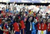 Pamatykite, kokių neįprastų dovanų gimtajame mieste sulaukė pasaulio futbolo čempionais tapę ispanai