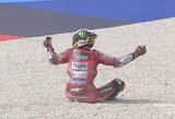 „MotoGP“ drama: F.Bagnaia krito nuo motociklo, E.Bastianini kontroversišką pergalę išplėšė paskutiniame rate