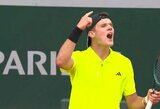 „Roland Garros“ turnyre – prancūzų nušvilptas Menšikas, įtikinamas Djokovičiaus startas ir pasakiškas Moutet smūgis