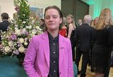 Gabrielė Čepavičiūtė – kostiumuota plaukikė šalia baseino