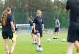 Futbolininkės pasitinka vakaro dvikovą: „Pirmą žingsnį padarėme, dabar reikia mūsų sirgalių“
