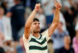 „Gana stipriai kentėjau“: „Roland Garros“ čempiono titulą ginantis Alcarazas sunkiai prasibrovė į aštuntfinalį