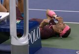 Nosį prasikirtęs R.Nadalis atsitiesė po prasto starto ir įveikė F.Fognini: „Iš pradžių pamaniau, kad susilaužiau nosį“