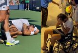 M.Berrettini trauma pašiurpino teniso sirgalius, iš skausmo rėkusiam italui prireikė vežimėlio