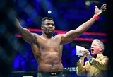 White‘as atvirai prabilo apie Ngannou elgesį: „Jis atėjo į kabinetą, griebė man už marškinių ir mane pastūmė“