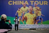 Neįtikėtini vaizdai Kinijoje: Sužinoję, kad C.Ronaldo nerungtyniaus, gerbėjai šturmavo portugalo viešbutį
