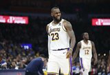 Nesulaikomas L.Jamesas ištempė „Lakers“ iš pralaimėjimų duobės