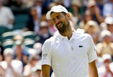 Legendinį Federerio rekordą pakartojęs Djokovičius po 4 setų kovos žengė į Vimbldono aštuntfinalį
