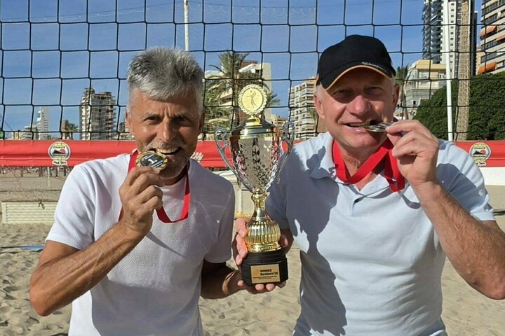 Ispanijoje skambėjo Lietuvos vardas: tinklininkai tapo pasaulio veteranų čempionais