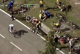 „Tour de France“ čempionas pateko į šiurpią avariją: nustatyti daugybiniai kaulų lūžiai