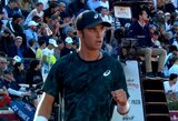 „Roland Garros“: Nishikori žaisti atsisakė, Gaubas – jau 3-ias už brūkšnio