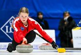 Dramatišką pergalę prieš vengres pasiekusi Lietuvos moterų kerlingo rinktinė tęsia kovą dėl vietos olimpiadoje