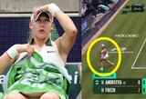 „Visiška gėda“: Andrejeva vėl nesivaldė korte, išsiliejo ant žiūrovų ir gavo „riestainį“ iš lenkės