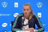 Nė 17 val. poilsio neturėjusi P.Kvitova pasipiktino organizatorių sprendimu, J.Ostapenko atiteko pergalė be kovos