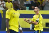Pamatykite: besijuokiantis Ronaldo rankos gestu nutildė „Al Ahli“ gerbėjus 