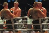 „Čiulpk mano čigoniškus k*****“: žinutę Joshua perdavęs Fury pabučiavo lenką