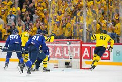 Švedija – Suomija rungtynių akimirka | IIHF nuotr.