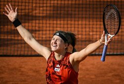 „Roland Garros“ pusfinalyje – K.Muchovos stebuklas: „Nežinau, kas čia nutiko“