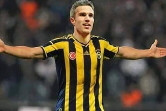 Kol ekipos tarėsi dėl perėjimo, „Fenerbahce“ gerbėjai nesnaudė | twitter.com nuotr.