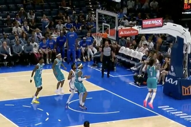 Neįtikėtas metimas NBA ikisezoninėse rungtynėse | „Stop“ kadras