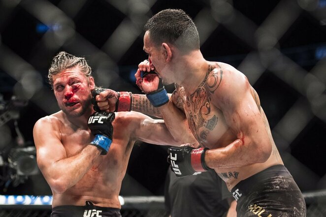 Maxo Holloway ir Briano Ortegos dvikovos akimirka | Scanpix nuotr.
