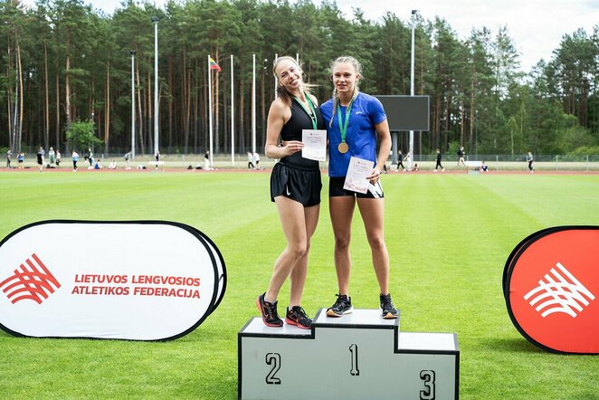 Elzė Kudulytė ir Rugilė Miklyčiūtė (Neringos Radžiūnienės nuotr.) | Organizatorių nuotr.