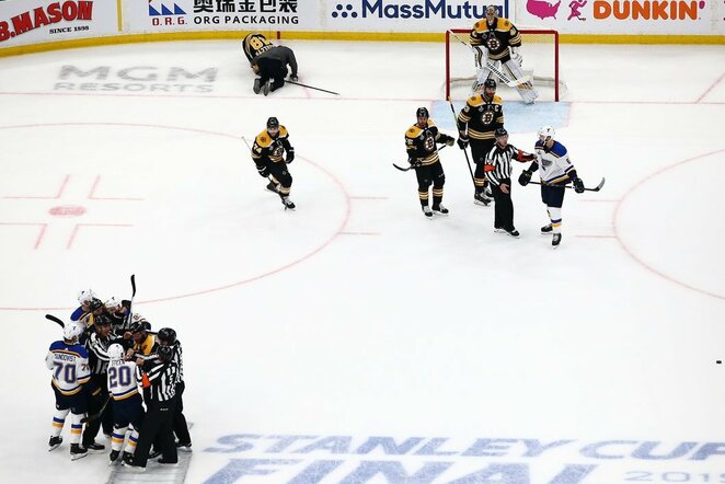 „Bruins“ – „Blues“ rungtynių akimirka | Scanpix nuotr.