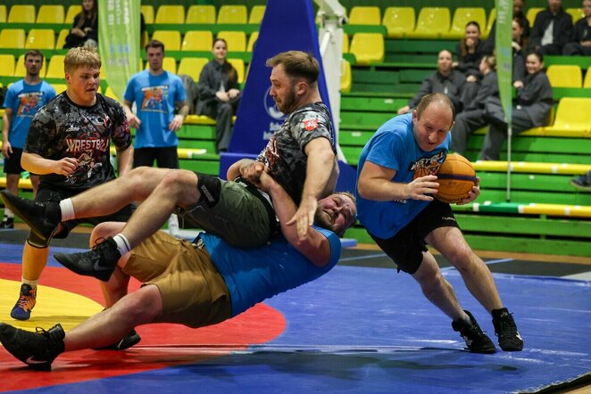 Anykščiuose sužaistos pirmosios šalies istorijoje „Wrestball“ rungtynės | Organizatorių nuotr.