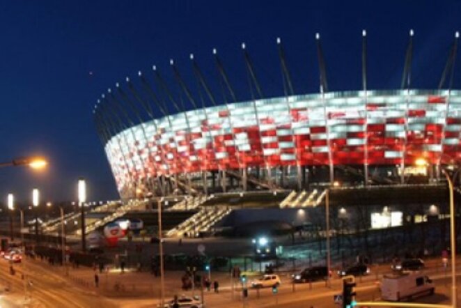 Varšuvos nacionalinis stadionas atidarymo vakarą | poland2012.net nuotr.