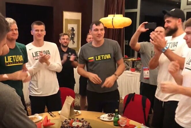Manto Kalniečio sveikinimas | Youtube.com nuotr.