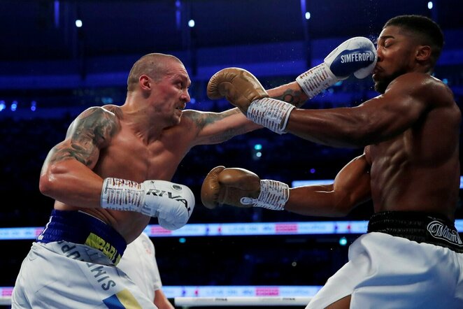 Oleksandras Usykas ir Anthony Joshua | Scanpix nuotr.