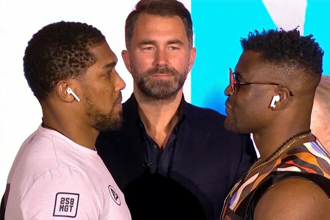 Anthony Joshua ir Francisas Ngannou | Organizatorių nuotr.