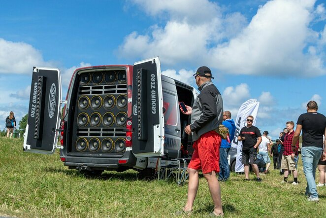 „Aurum 1006 km lenktynėms“ akomponuos ir kurtinantis decibelų „dragas“ | Andriaus Lauciaus nuotr.