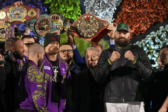 Oleksandras Usykas ir Tysonas Fury | Scanpix nuotr.