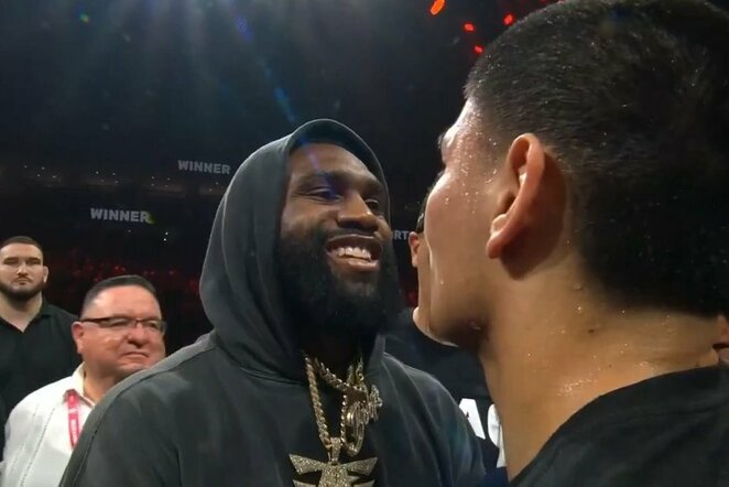 Jaronas Ennisas ir Vergilas Ortizas | „Stop“ kadras