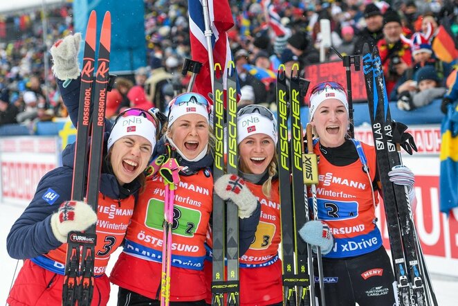 Synnoeve Solemdal, Ingrid Landmark Tandrevold, Tiril Eckhoff ir Marte Olsbu Roeiseland | Scanpix nuotr.