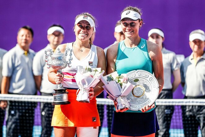 Sofia Kenin ir Samantha Stosur | Scanpix nuotr.