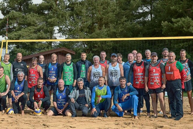 Kelmėje surengtas finalinis Lietuvos veteranų paplūdimio tinklinio čempionato etapas | Organizatorių nuotr.