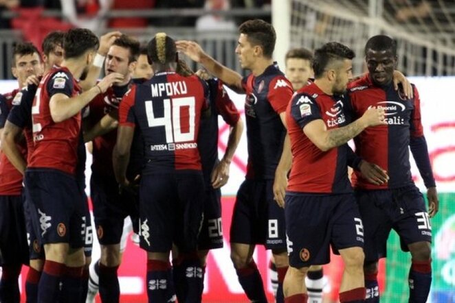 „Cagliari“ komanda džiaugiasi įvarčiu | LaPresse/Scanpix nuotr.