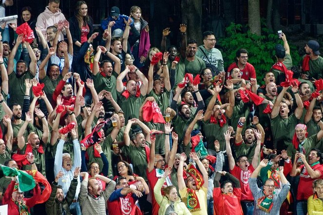 Portugalijos rinktinės sirgaliai LFF stadione | Sportas.lt/Tito Pacausko nuotr.