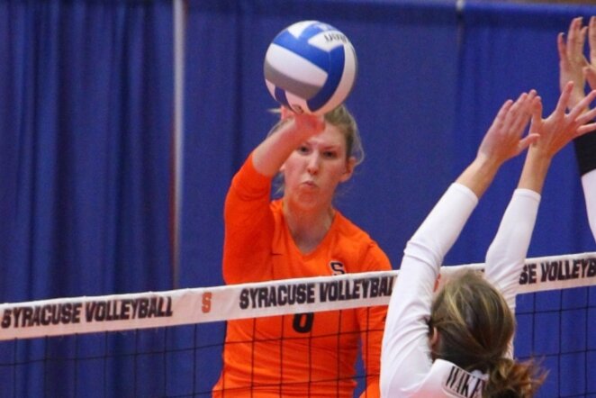 Monika Šalkutė (atlieka smūgį) | „Syracuse Volley“ nuotr.