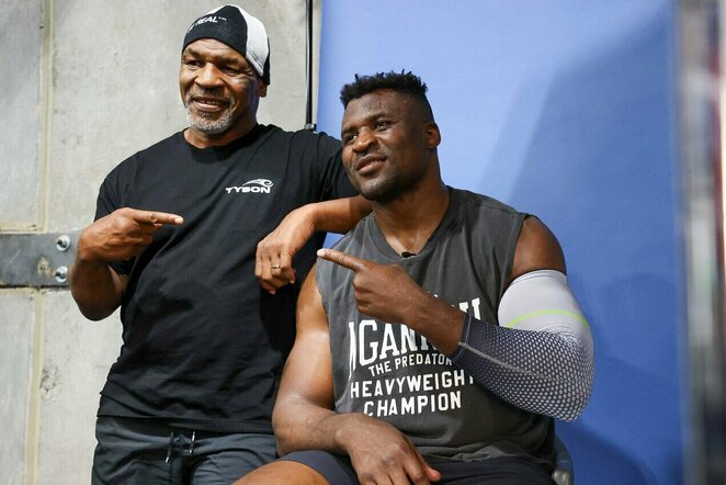 Mike'as Tysonas ir Francis Ngannou | Scanpix nuotr.